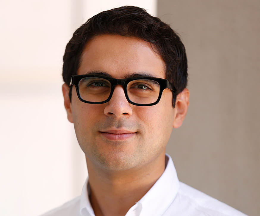 Portrait of Alireza Tahbaz-Salehi, Faculty at the Kellogg School of Management